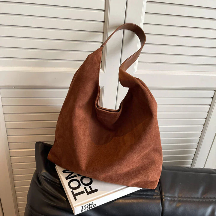 freja | soft shoulder bag in suede style