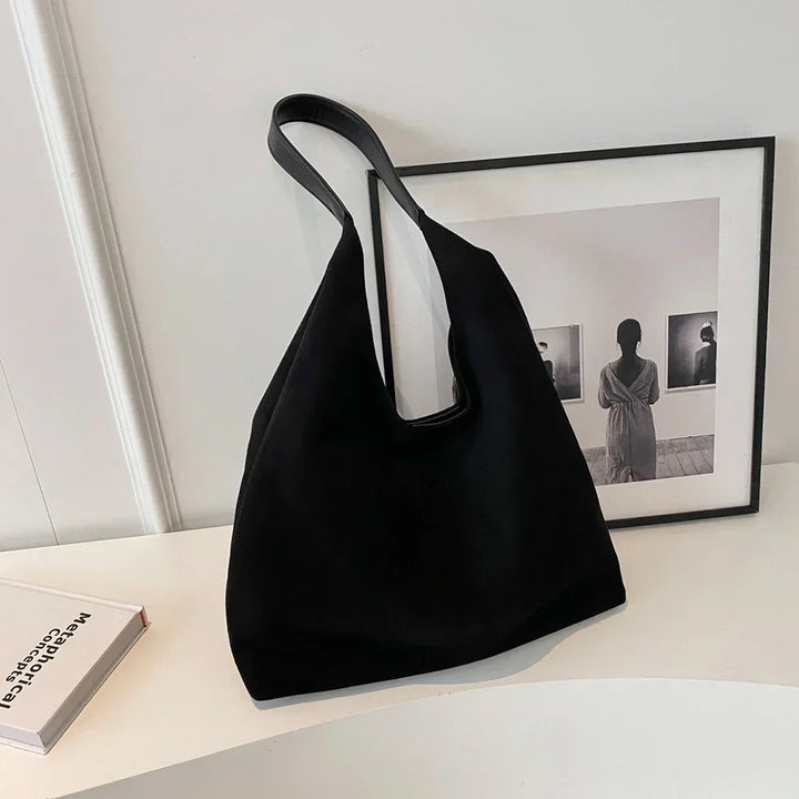 freja | soft shoulder bag in suede style