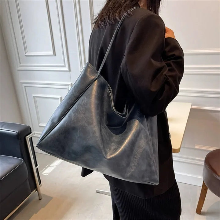 lisa | spacious brown tote bag in faux leather