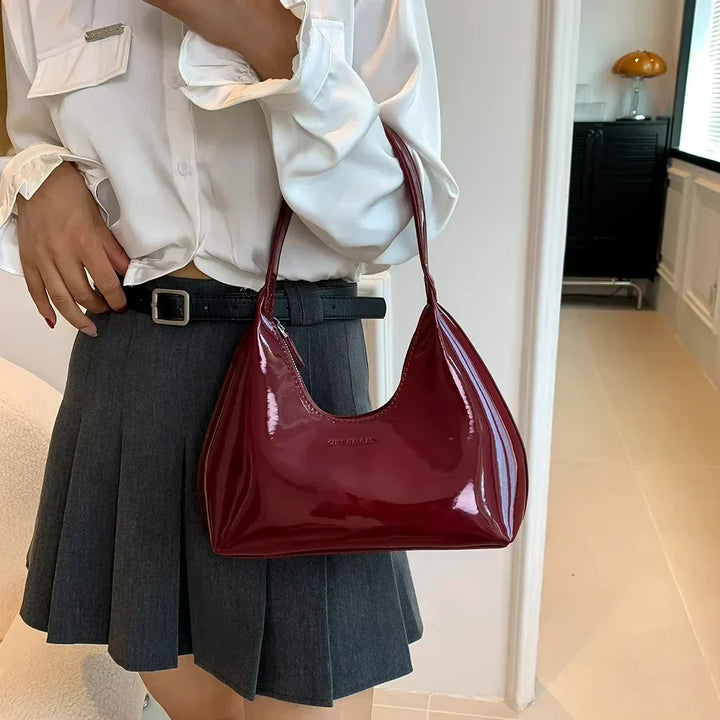 vera | glossy burgundy shoulder bag in patent look