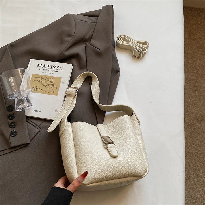 iris | modern bucket bag in leather look