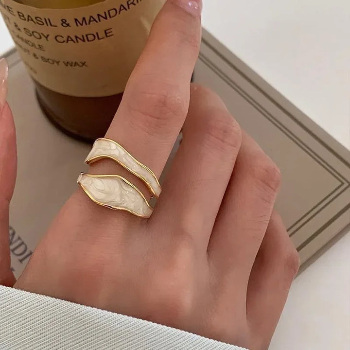 Luna Flow Ring
