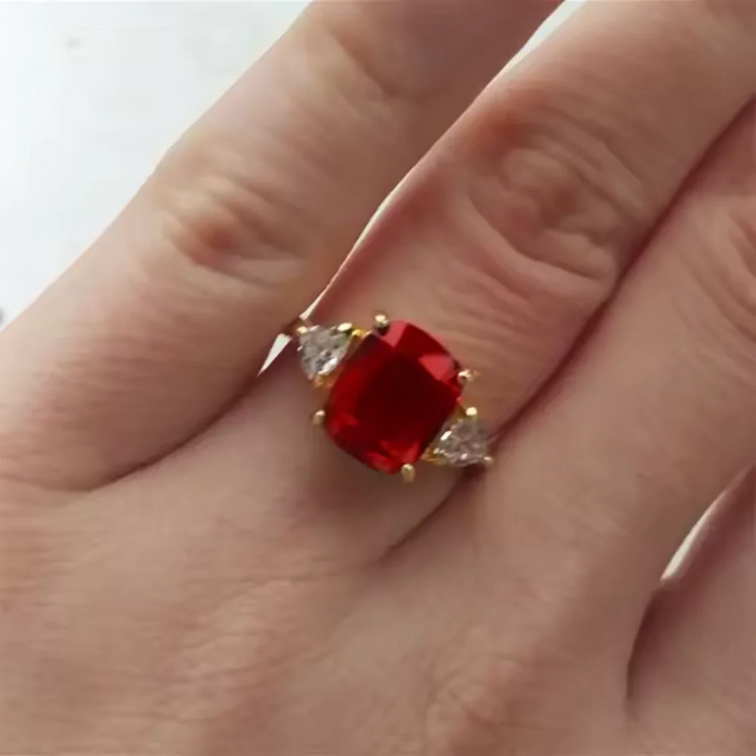 JOSEPHINE GOLD RING WITH RED ZIRCON