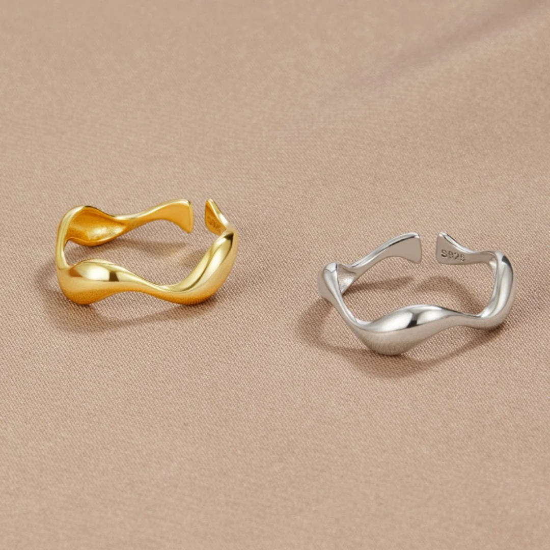 ELEGANT WAVE RING