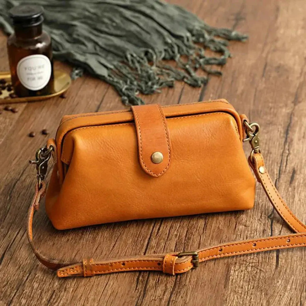 Sarah | Classic Leather Crossbody Bag for Women