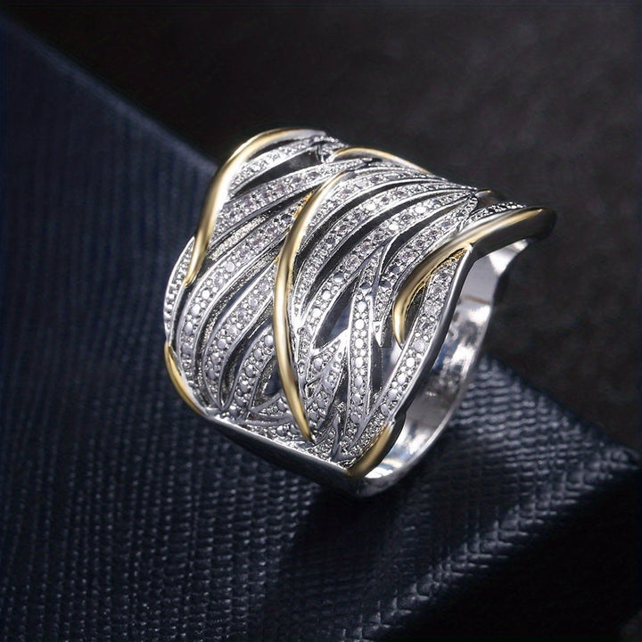 ELEGANT MULTILAYER TWISTED RING
