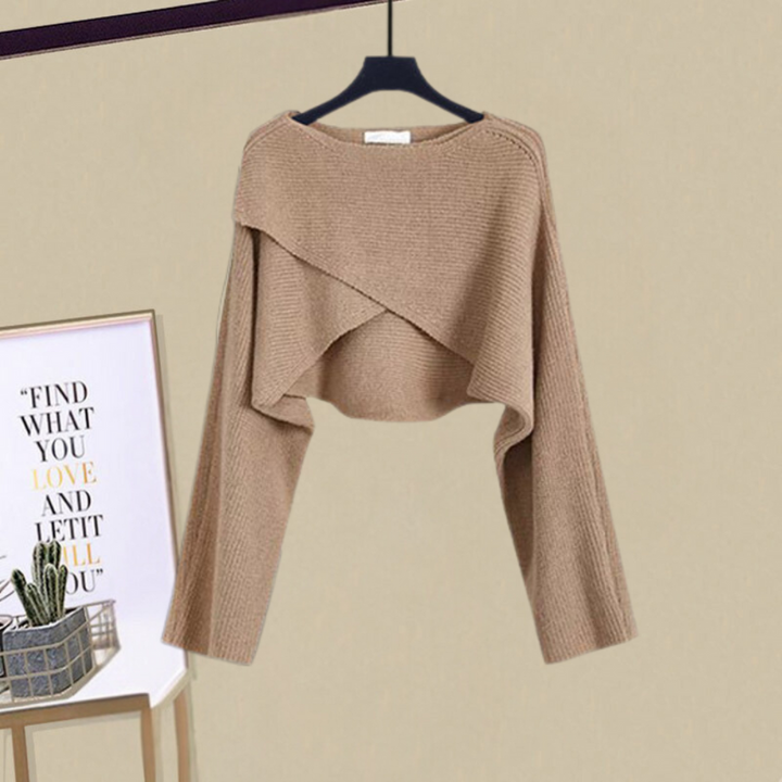 Elle | Timeless two-piece set with details